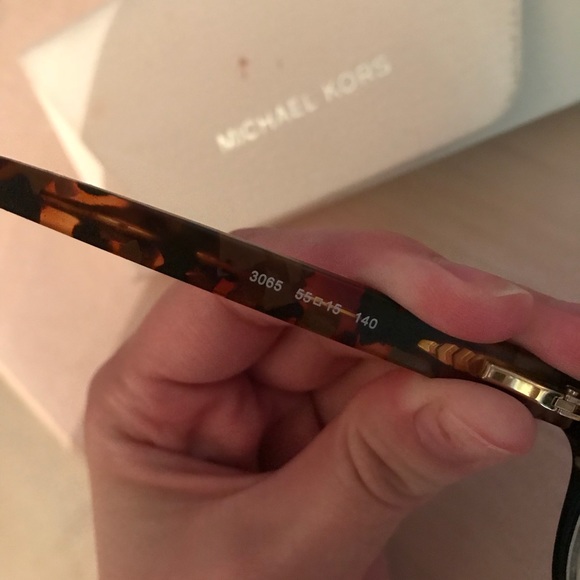 Michael Kors glasses w/case - Picture 4 of 6